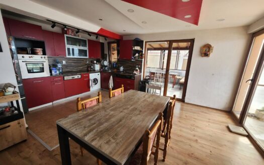 Трёхэтажный дом с видом на море в Святом Власе ID: 56415