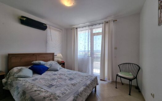 Двухэтажный дом с бассейном в Горица без таксы поддержки ID: 56447