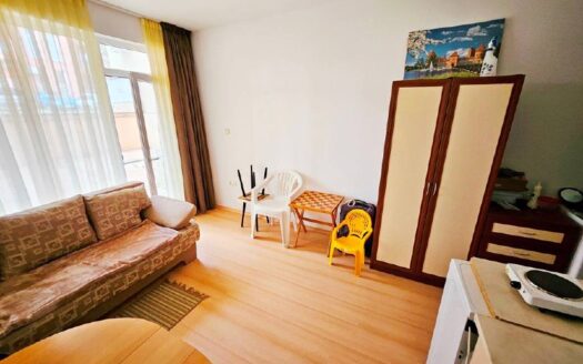 Студия с балконом и видом на бассейн в Sunny Day 6 ID: 46320