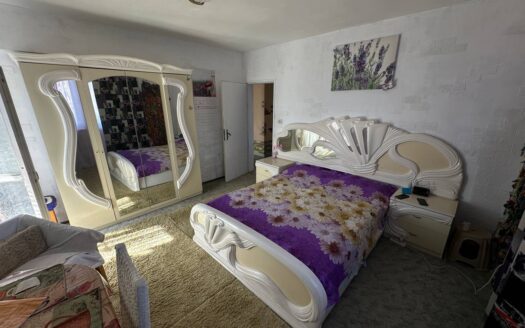 Четырёхэтажный дом в Ахелое с двором ID: 46105