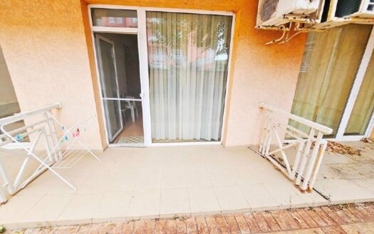 Студия с балконом и видом на бассейн в Sunny Day 6 ID: 46320