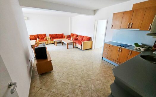 Квартира с 2 спальнями и видом на бассейн в Silver Springs ID: 47296