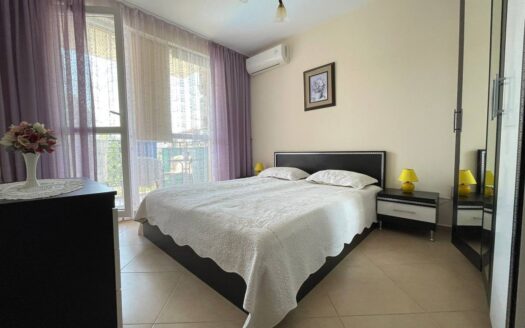 Трёхкомнатная квартира у бассейна, Солнечный берег ID: 45231