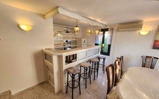 Дом в Кошарице с участком и камином ID: 56564