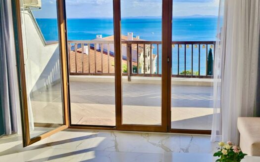 Трёхкомнатная квартира с евро-ремонтом и видом на море в Святом Власе ID: 48010