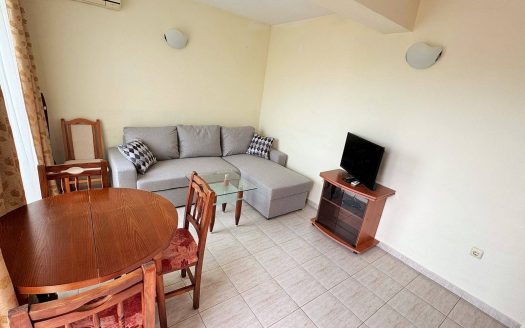 Двухкомнатная квартира с видом на бассейн в комплексе Polo Resort, Солнечный берег ID: 78001