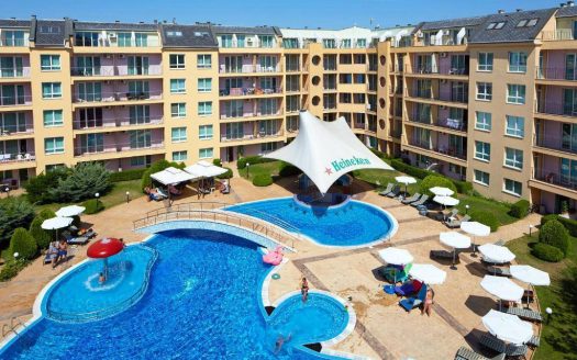 Двухкомнатная квартира с видом на бассейн в комплексе Polo Resort, Солнечный берег ID: 78001