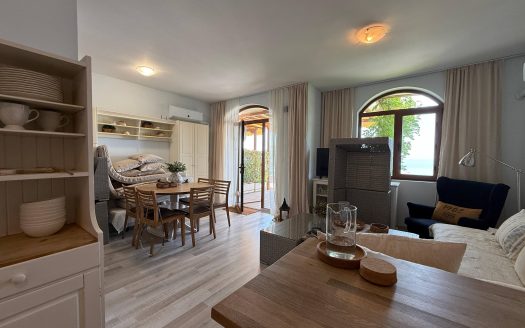 Трёхкомнатная квартира с зелёным двориком и видом на море в комплексе «Райский сад», Святой Влас ID: 79162