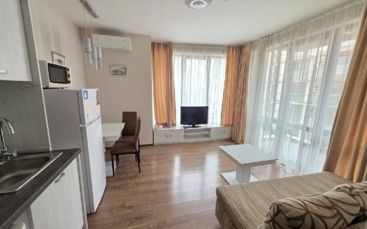 Tarsis, Солнечный берег — двухкомнатная квартира с видом на бассейн ID: 79829